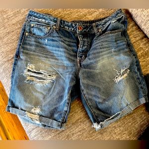 Women’s AE shorts!